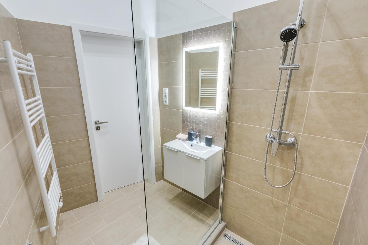 D.Five Kiraly Street Superior Apartment With City View Budapest Exteriör bild